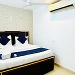 Starline Apartment