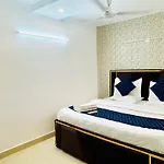 Starline Apartment